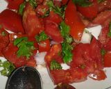 صورة لخطوة 2 من وصفة سلاطة طماطم