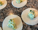 Foto del paso 3 de la receta: Dumplings rellenos de queso y perejil