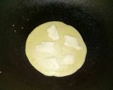 Foto langkah ke 3 dari resep Pizza mozarella marta.