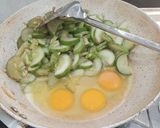 Foto langkah ke 7 dari resep Tumis Timun Telur.