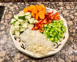 Foto del paso 3 de la receta: Pollo en salsa con pimiento y calabacín