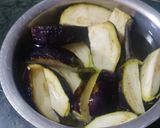 आलू बैंगन की सब्जी (Aloo baingan ki sabzi recipe in hindi) रेसिपी चरण 1 फोटो