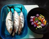 Foto langkah ke 1 dari resep Ikan kembung tim asam.