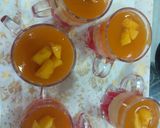 A picture of step 6 of Custard strawberry jelly with peach sauce.