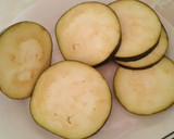 Foto del paso 1 de la receta: Berenjena frita con miel