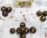 ઓટ્સ પીનટ ચોકલેટ લાડુ (Oats Peanut Chocolate Ladoo Recipe In Gujarati) રેસીપી સ્ટેપ5ફોટો