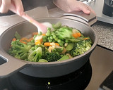 Foto del paso 2 de la receta: Crema de Verduras con Albóndigas de Espinacas (con un toque de yogur cremoso de oveja)