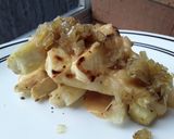 Foto del paso 8 de la receta: Bastones de yuca en salsa y cebolla caramelizada🌰🍅🍯!!!
