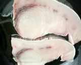 Foto del paso 1 de la receta: 🐟🗡️Emperador con salsa de tomate🍅