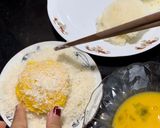 Hình bước làm 4 của món Bánh Rán Giòn Nhân Socola & Phô Mai Siêu Dễ Từ Sandwich