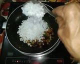 A picture of step 2 of Sabudana Upma.