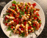 Foto del paso 4 de la receta: Ensalada de langostinos y garbanzos