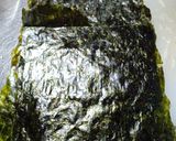Gambar langkah 2 resipi Tamagoyaki Nori by Rina.