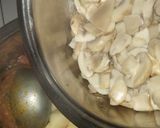 A picture of step 4 of Mushroom ki sabji.