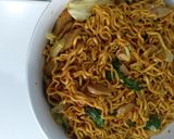 Foto langkah ke 5 dari resep Mie Goreng Jawa Pedas.