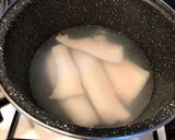Foto del paso 2 de la receta Bacalao en salsa de cebolla y espárragos