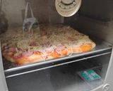 Foto langkah ke 7 dari resep Homemade Pizza.