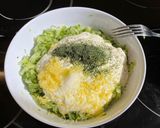 Parmezánbundás édesburi tzatzikivel recept fázis 3 fotója