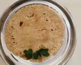 A picture of step 6 of Jowar roti.