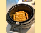 A picture of step 5 of Bún chả giò.