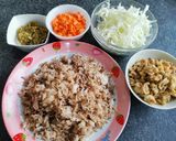 รูปขั้นตอนการทำที่ 1 ของ ข้าวผัดกะปิน้ำพริกหนุ่ม