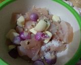 Foto langkah ke 1 dari resep Bola2 ayam wortel isi keju.