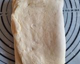 Foto langkah ke 12 dari resep New York Roll Croissant with Strawberry Glaze🍓.