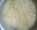 A picture of step 1 of Spaghetti Egg Curry.
