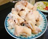 Hình bước làm 1 của món Móng giò ngâm mắm