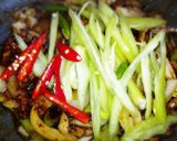รูปขั้นตอนการทำที่ 6 ของ สามชั้นผัดพริกเผา