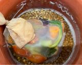 Foto del passaggio 1 della ricetta Insalata di farro e lenticchie
