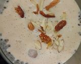 A picture of step 3 of Anjeer dryfruit lassi.