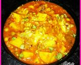 A picture of step 4 of Alu began mutter ki sabji.
