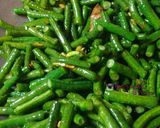 Foto langkah ke 4 dari resep Oseng Tumis Kacang Panjang ala Warteg Cepat dan Mudah dibuat.