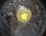 Foto langkah ke 1 dari resep Omurice (with bockwurst black pepper).