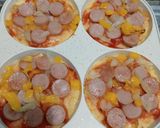 Foto langkah ke 4 dari resep Pizza Mini Roti Tawar.