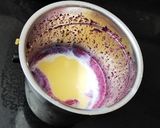 A picture of step 1 of Black Grape Smoothie.