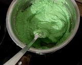 A picture of step 2 of Sooji ka halwa with fresh cream.