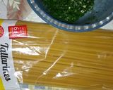 Foto del paso 1 de la receta: Fideos al pesto bien bandereño