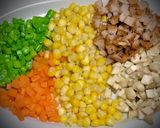 Hình bước làm 1 của món Cơm chiên lưu ly
