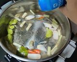 รูปขั้นตอนการทำที่ 2 ของ ต้มยำเห็ด (มังสวิรัติ) | Mushrooms Tum Yum Soup