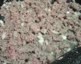 A picture of step 1 of Hotdog chilli.