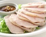 A picture of step 2 of Healthy Steamed Chicken with Fragrant Sauce in 3 Minutes.