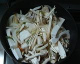 A picture of step 2 of For Valentine's Day Boiled chicken with tomato cream.