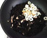 A picture of step 4 of For Bentos: Stir-fried Hijiki Seaweed, Tuna and Chinese Cabbage with Oyster Sauce and Mayonnaise.