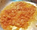 Foto del paso 6 de la receta: Huevos duros  con sofrito de tomate y pan frito