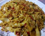 Foto langkah ke 5 dari resep Kwetiaw Basah Pedas Manis.