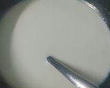 A picture of step 1 of Nolen Gurer Malai Phirni.