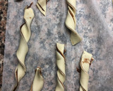 Foto del paso 3 de la receta: Lazos de hojaldre con chocolate