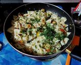A picture of step 4 of Chicken Farfalle.